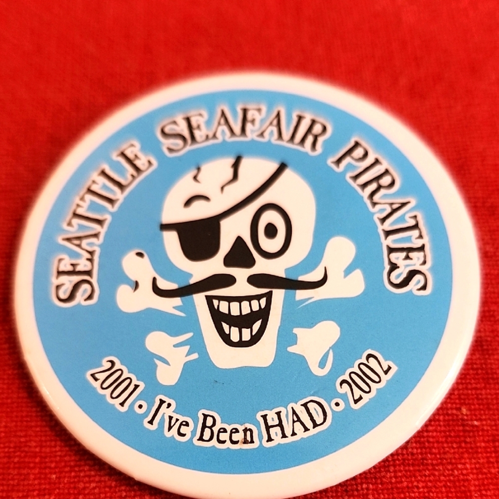 Seattle Seafair Pirates Button 2001/2002 - Lapel/Hat Pin Jewelry/Accessories